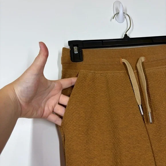 Lululemon Warm Down MR Jogger Size 2 - Picture 5 of 9